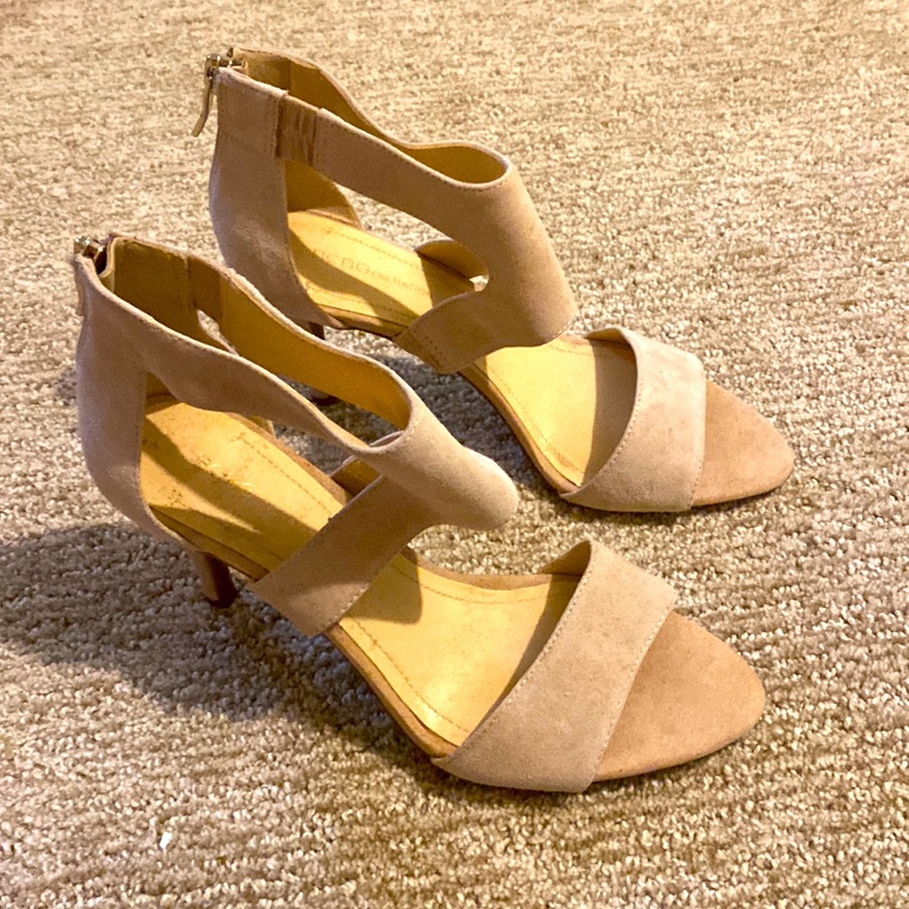 BCBGeneration Tan Heels Size 8 1/2-Good Condition
